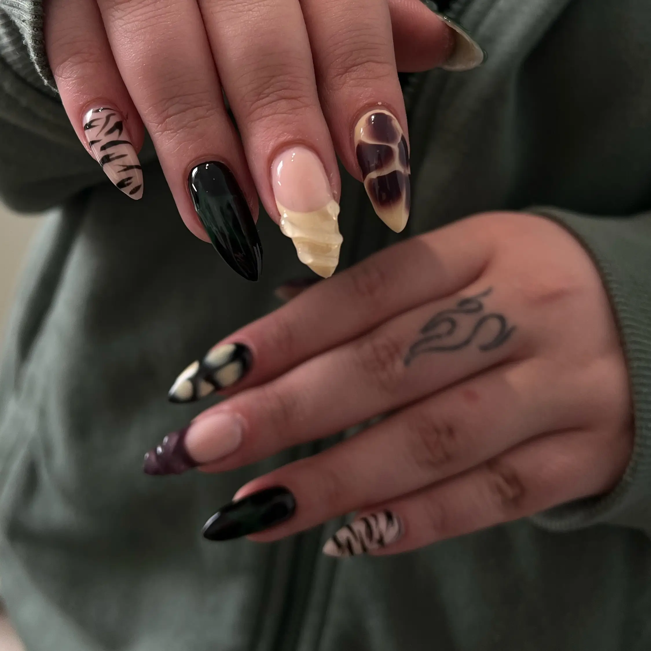 Chapin nail art